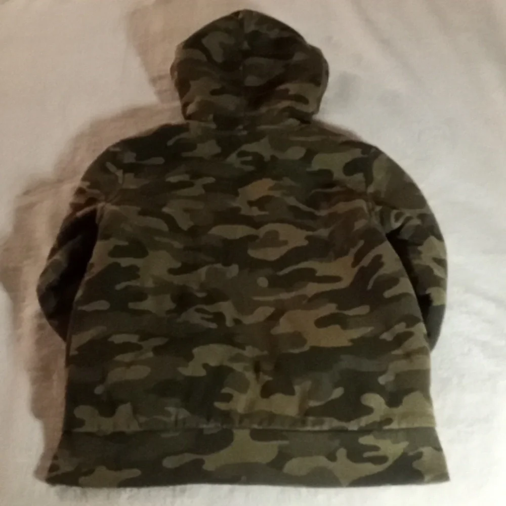 Old Navy Green Camouflage Kids Hoodie SIZE MEDIUM 8
